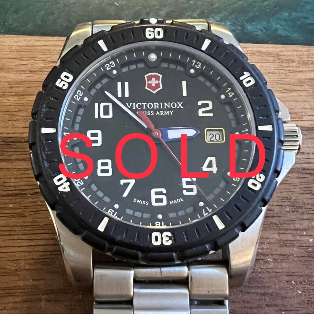 VICTORINOX Swiss Army Maverick Black Dial Stainless Steel Men's Watch 241675